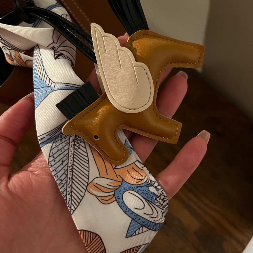 Handbag - Picture 5 of 12